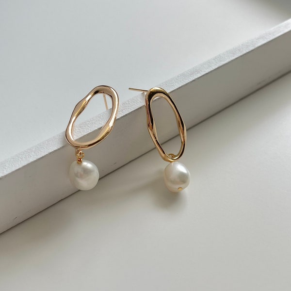 Baroque Pearl Earrings,Genuine Freshwater Pearls,Clip on Earrings,Irregular Hoop Earrings,Statement Earrings,Minimalist Jewelry