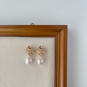 Rose and Pearl Drop Earrings,Pearl Flower Earrings,Pearl Earrings Dangle,Gold Pearl Earrings,Baroque Pearl Earrings,Bridesmaid Gift image 8
