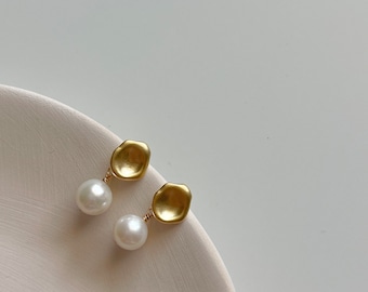 Stud Pearl Earrings,Real Freshwater Pearl Earrings,Pearl Drop Earring,Gold Pearl Earrings Dangle,Bridesmaid Jewelry,Gift For Her