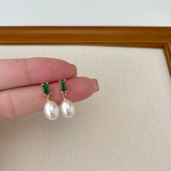 Clip On Earrings Dangle,Green Pearl Earrings,Bridal Pearl Earrings,Gold Pearl Earrings,Wedding Jewelry,Gift For Her