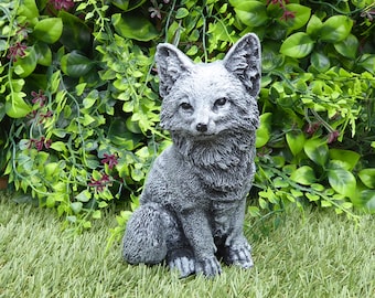 Handcrafted & Hand Painted Sitting Fox Cast Stone Garden Ornament Garden Statue 15cm tall
