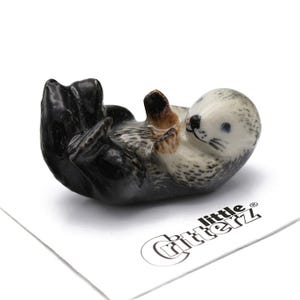 Little Critterz &quot;Hammer&quot; Sea Otter Marine Mammals - Handcrafted Home Decor Collectible Birthday Gift - Miniature Porcelain Figurine