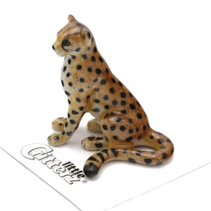 Little Critterz Cheetah Gift &quot;Jelanii&quot; - Handcrafted Home Decor Animal Decorative Figurine - Miniature Porcelain Figurine