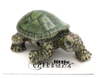 Little Critterz Green Turtle Garden Turtle "Ras" - Home Decor Reptile Birthday Gift Decorative Figurine - Miniature Porcelain Figurine