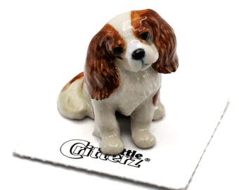 Little Critterz Cavalier King Charles Spaniel "Rex" - Hand-painted Home Decor Animal Decorative Figurine - Miniature Porcelain Figurine