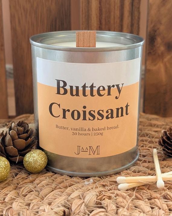 Buttery croissant wood wick candle. Croissant scented candle. Bakery inspired candle. Autumnal candle
