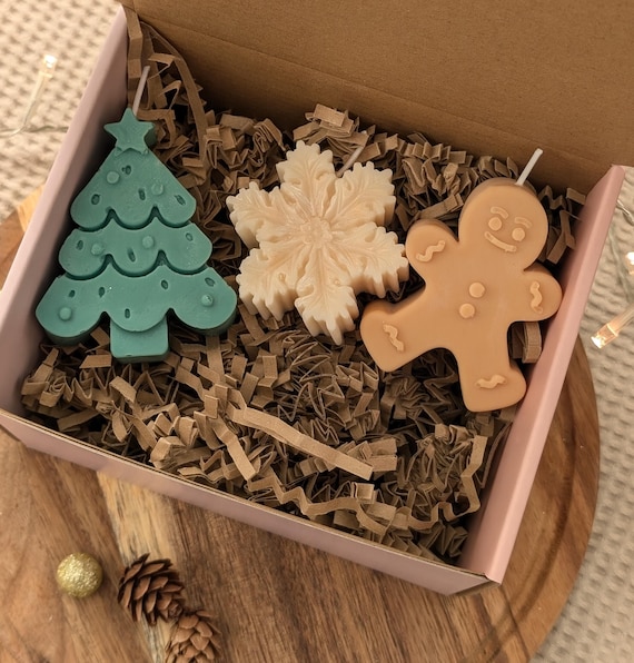 Weihnachts-Geschenk-Box. Weihnachtsdeko Kerze. Weihnachtskerzen-Set. Kerze. Weihnachts-Geschenk-Set. Weihnachtsbaum. Weihnachtsgeschenk