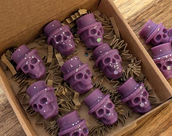 Toffee apple skull wax melts. Halloween wax melts box. Skulls wax melts Halloween. Home decor Halloween inspired wax melts