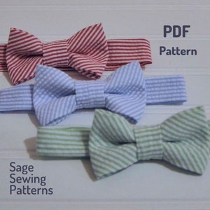 Pode incluir: Três gravatas borboleta listradas em vermelho, azul e verde. As gravatas borboleta são feitas de um tecido com textura de seersucker. A imagem inclui o texto "PDF Pattern" e "Sage Sewing Patterns".