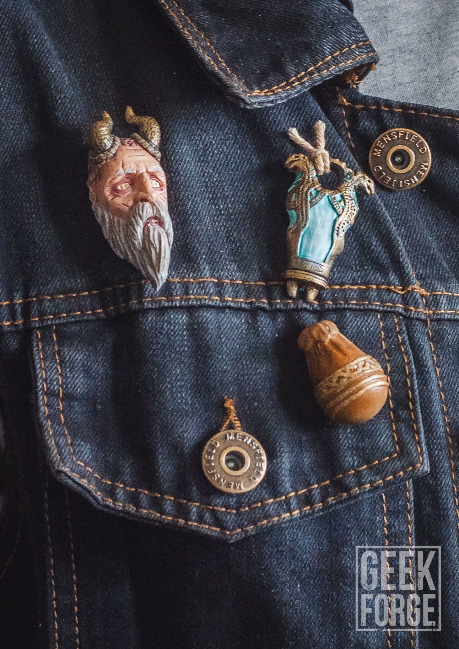 The belt of Kratos badge/fridge magnet set