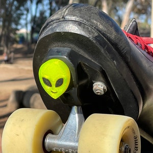 Roller Skate Toe Plugs: Alien Head Neon Yellow