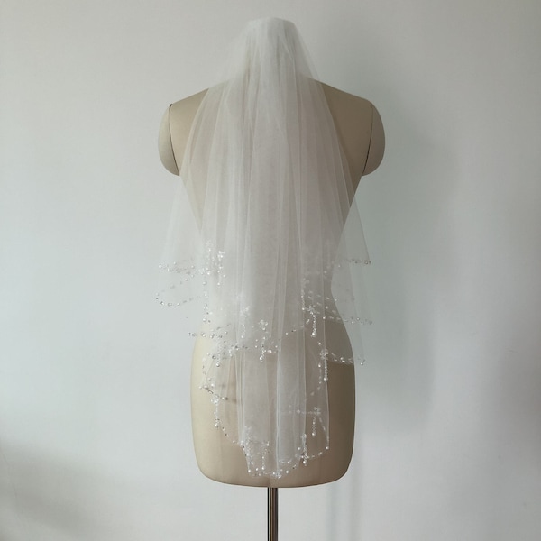 2 Tiers Beaded Edge Ivory Wedding Veil Sequins Edge Bridal Veil with Flexible Comb