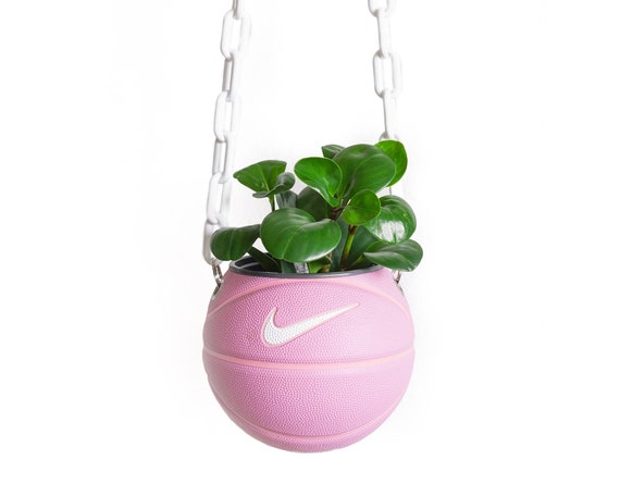 Plntrs Nike Pink Swoosh Mini Basketball Hanging Planter nouveau