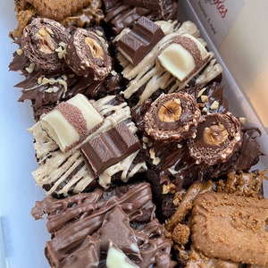 Mixed chunky brownie bites - mini brownies selection - postal brownies - personalised brownies - fudgy brownies - treats - letterbox brownie