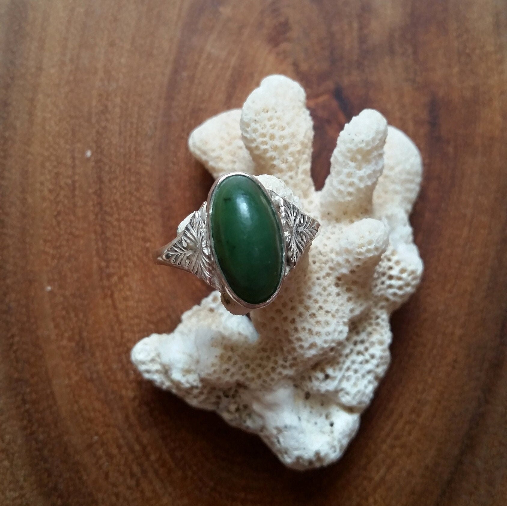 Vine leaf green Jade silver ring size 9.5