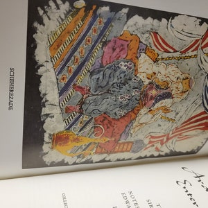 Puede incluir: Una ilustraci&oacute;n colorida de una escena de "Las mil y una noches" con el texto "Scheherezade" y "Arabian Entertainments" visible. La ilustraci&oacute;n presenta a una mujer con una t&uacute;nica azul y roja sentada en una alfombra estampada con un hombre con una t&uacute;nica blanca a su lado. La ilustraci&oacute;n est&aacute; pintada en un estilo vibrante con colores y pinceladas audaces.