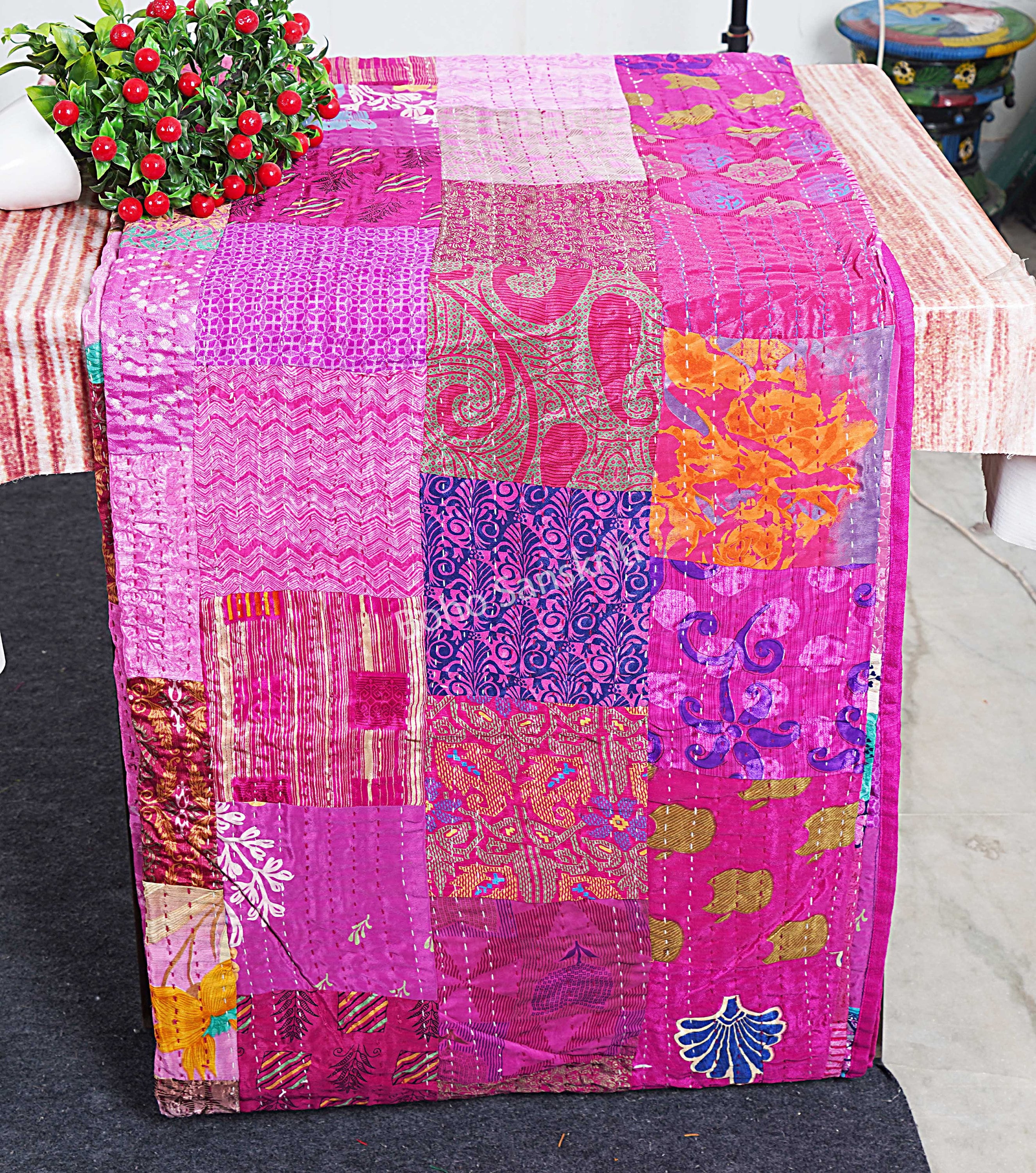 Patchwork Decor Old Vintage Embroidery Kantha Quilt with Pillow Home Decorative Khambadiya Kantha Quilt King/Queen Kantha Bedspread Quilt with 2 Pillows Cover(Green, 90X108 inch
