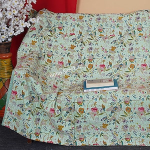 Gedruckte Baumwolle gesteppte Decke indische handgefertigte Tagesdecke Kantha Arbeit Boho Wohndekor Decke werfen