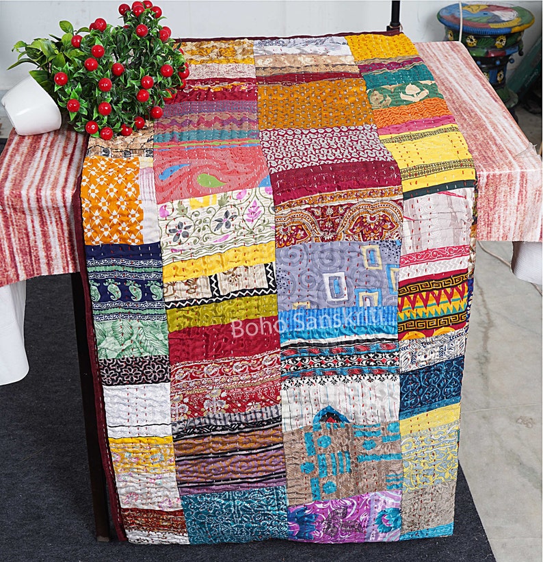 PATCHWORK KANTHA QUILT Indian Vintage Throw Blanket Silk Bedcover Handmade Bohemian Coverlets Queen Twin size Bedspread Quilts For Sale Multi