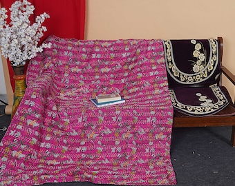 Handgemachter Kantha Quilt aus Baumwolle: Boho Blumenparadies Tagesdecke