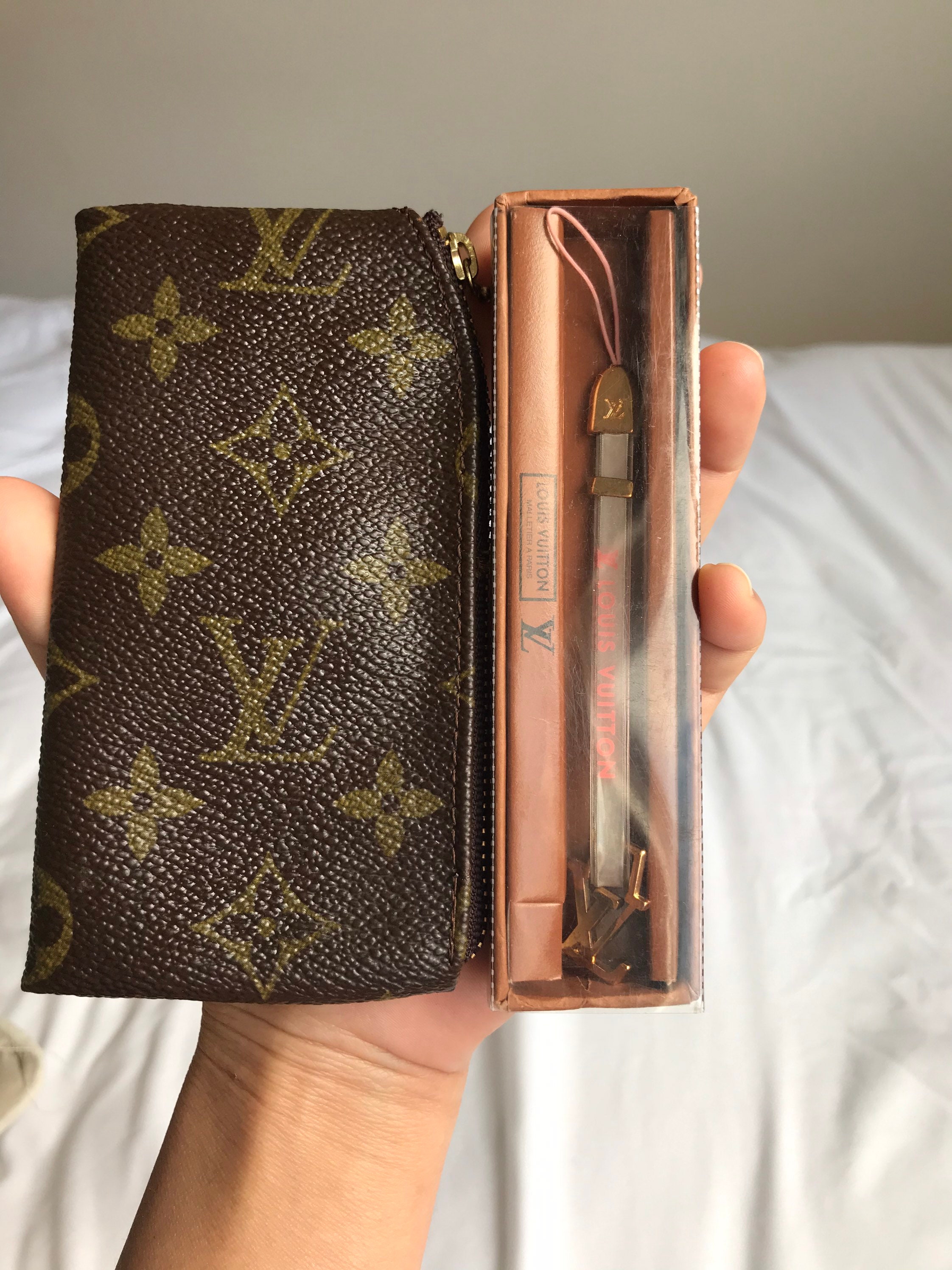Pre Owned Lv Wallets For Men IQS Executive