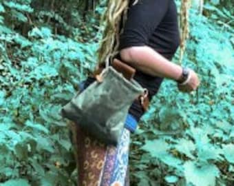 FOREST GREEN Gathering Foraging Bag, Folding Collapsible Drawstring Bushcraft Bag, Belt Pouch, Waxed Canvas Mushroom bag, berry bag