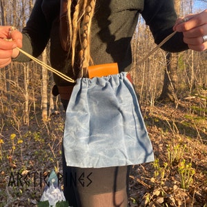 BLUE TAWNY Gathering / Foraging Bag - Folding Collapsable Drawstring Bushcraft Bag - Belt Pouch - Belt Bag - Mushroom bag - berry bag