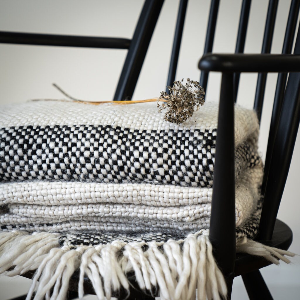 Warm Soft Blanket Black & Warm White / Chunky Knit Throw / Etsy UK