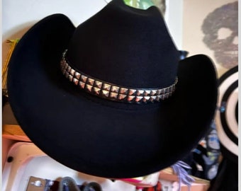 Handgefertigter Schwarzer Filz Fedora: Wollhut mit breiter Krempe