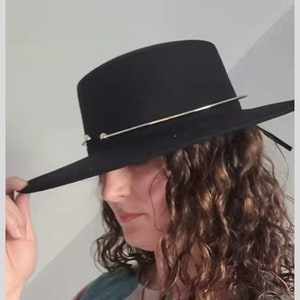 Handgemaakte Frans-geïnspireerde fedora met brede rand | Elegante handgemaakte hoed van 10 cm met rand van wolmix