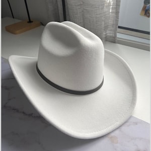 White Fedora For Men, Cowboy Fedora, Unisex Fedora, Cowgirl Style Fedora, Felt Hat for Men, Wide-Brimmed Fedora, Sun Hat, Fedora For Women