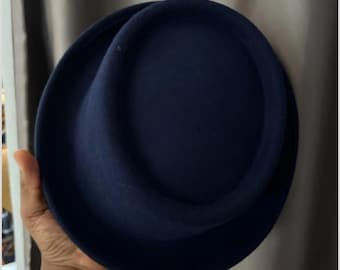Handgefertigter Schwarzer Woll Fedora: Filz Hut mit Breiter Krempe
