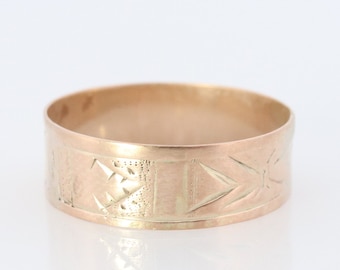 10k Wide Cigar band. Antique Embossed Chevron floral design. 6mm sz6. Antique Wide Light Gold ring.