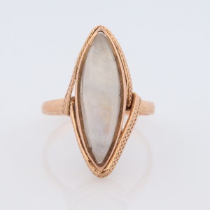 18k Large MOONSTONE  ring. 18k Gold Marquise Navette Moonstone ring