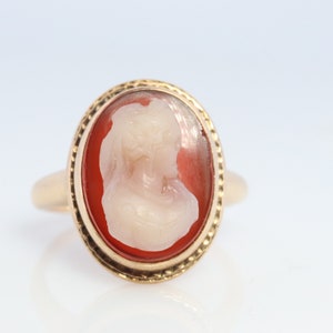 14k Cameo carved shell 14k signet ring. Bezel Set Cameo ring