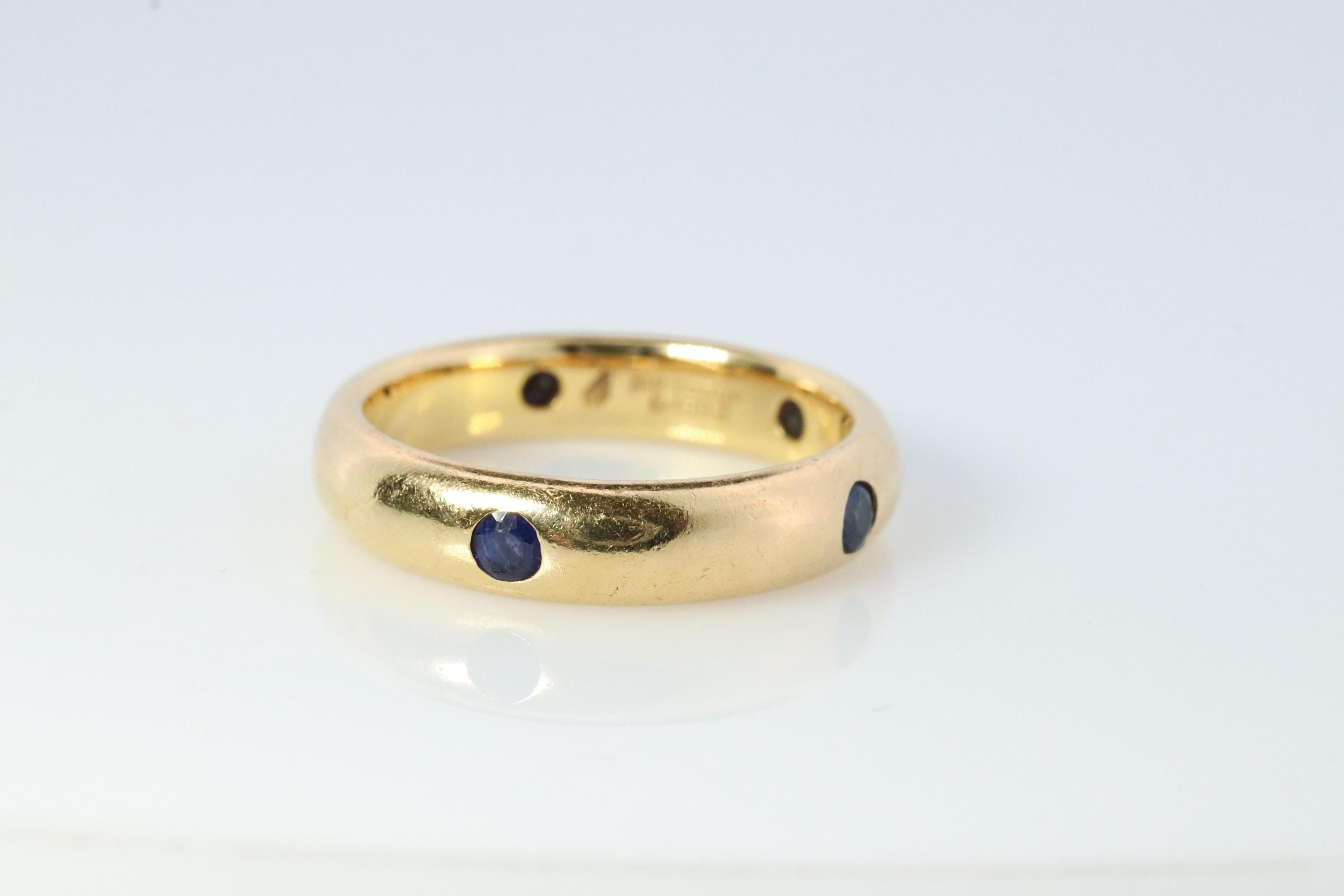 18ct gold 4mm barrel shaped wedder 18ct gold 4mm barrel shaped wedder