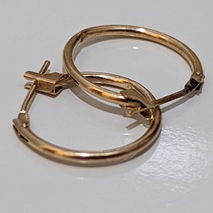 14k Gold HOOP Ohrringe. 14k Hoop Glanz dünne Ohrhänger.