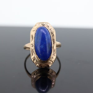 10k Lapis Lazuli  Ring. Oval Cabochon Lapis bezel set into bezel setting. Very unique. St(104) Sz5