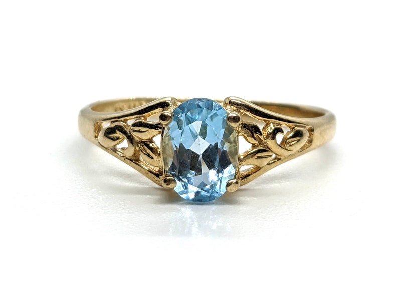 Aquamarine Topaz Solitaire Surprise price Ring. 10k Filigree ring. yellow Safety and trust gold