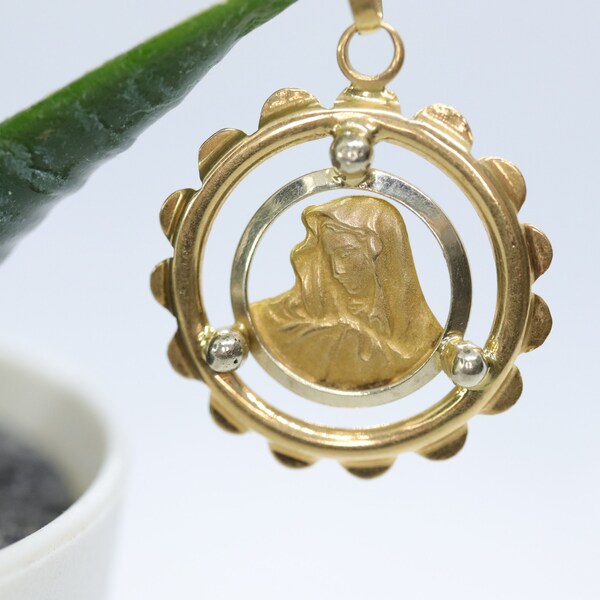 David Yurman | Madonna Amulet In 18K Yellow Gold With Diamonds, 29mm - Foto 4