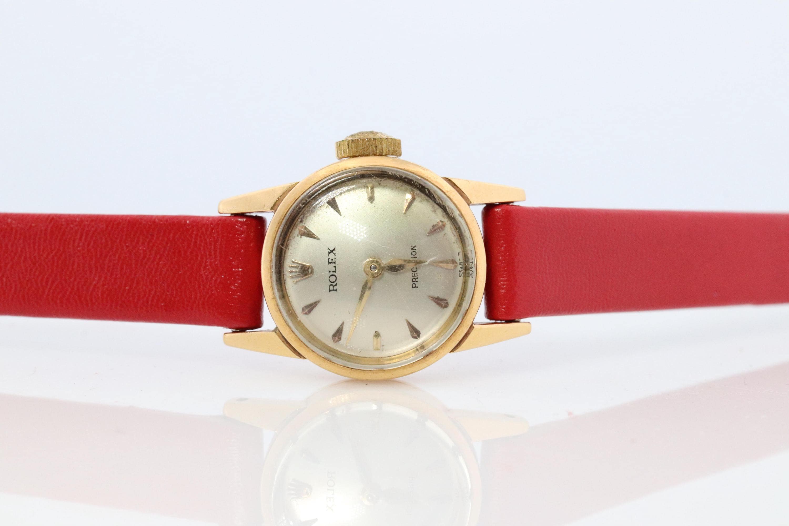 Genuine 18k Rolex Precision Watch. 18k Yg Ladies 8648 Dainty 1940s