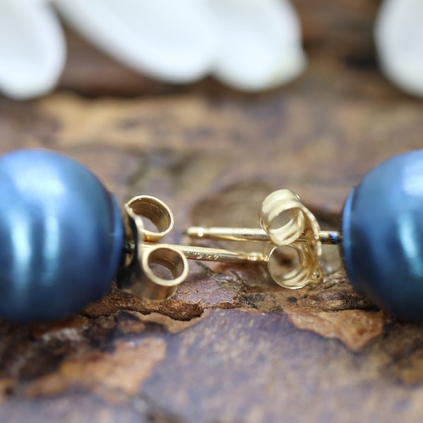 14k Gold Blue Bead stud earrings. Disco BALL stud earrings. st(28/75)