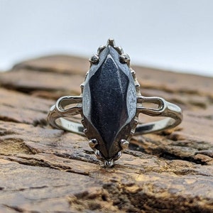 Marquise Hematite ring. 10k white gold Hematite ring. Navette Hematite ring. St(89/70)