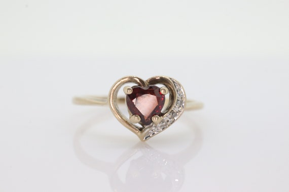 10k Garnet and Diamond Heart ring. Red Heart face… - image 4