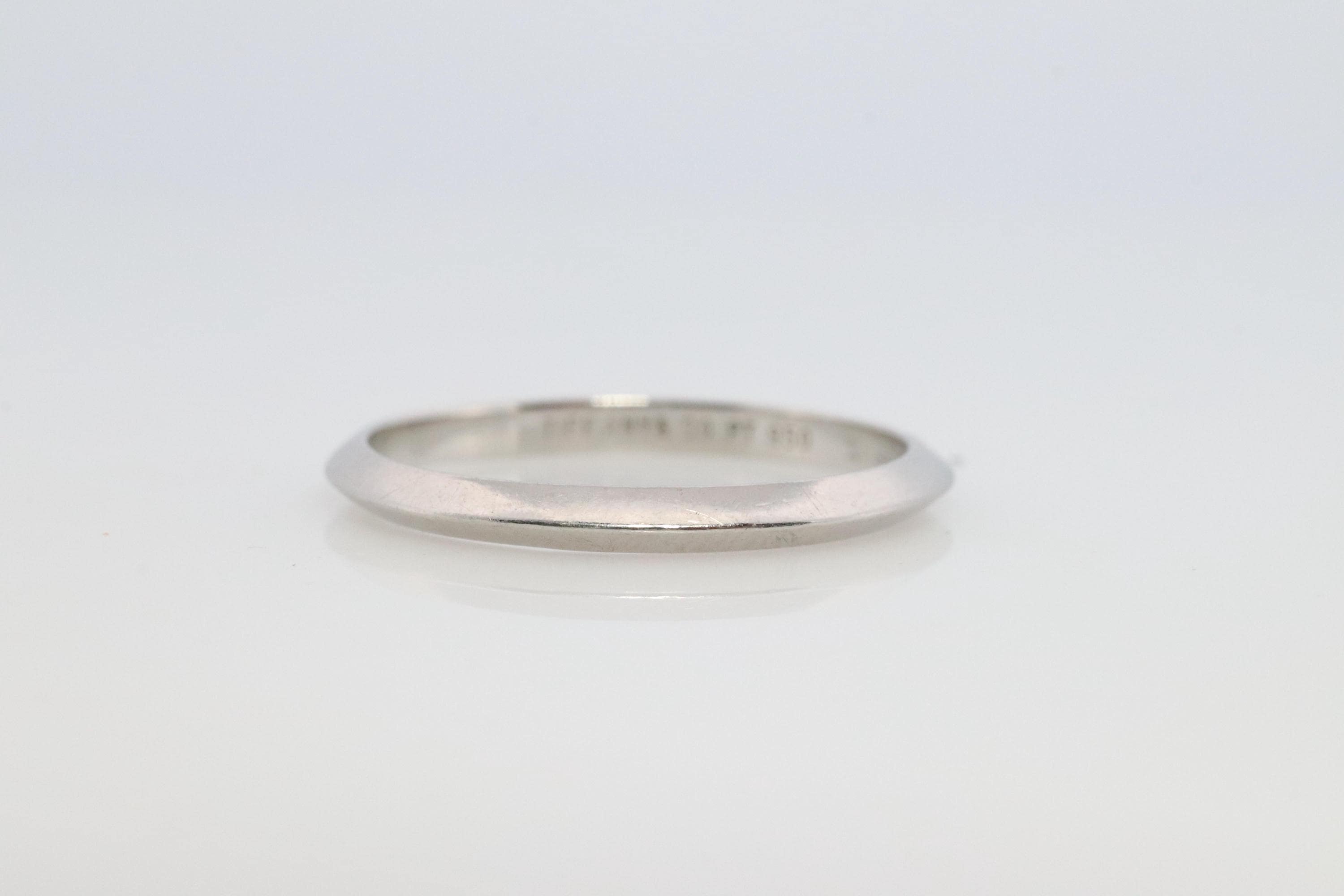 Vintage Tiffany and Co Knife Edge Ring. Authentic Platinum Wedding