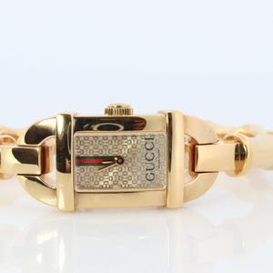 Vintage Gucci Bangle 6800l Watch Gucci Ladies Bangle Gold  display picture 1