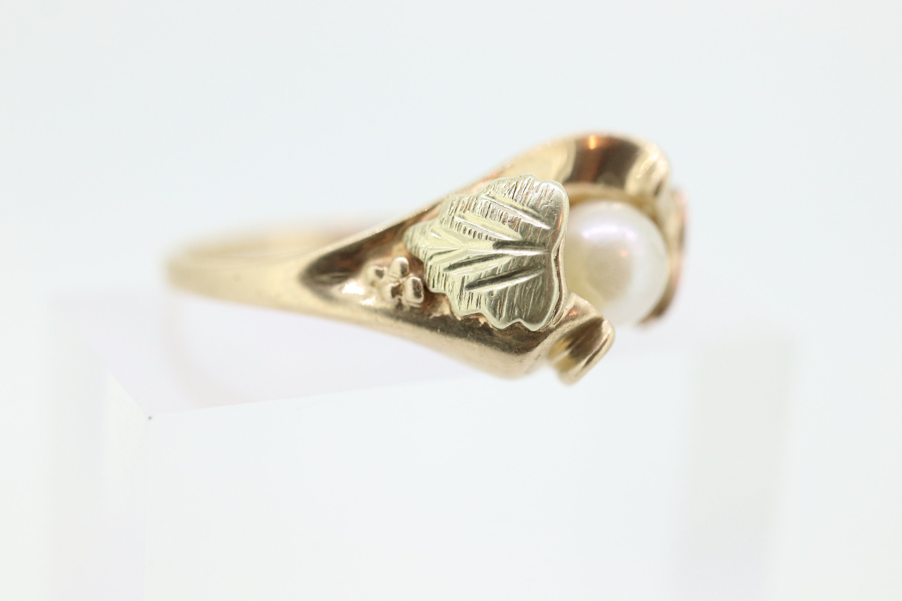 Black hills gold pearl ring deals
