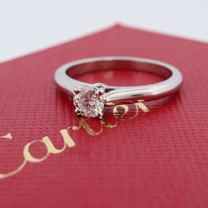 Anillo Cartier con solitario de diamantes y platino. PT950 Anillo de compromiso de diamantes genuino Cartier. Cartier 1895 Solitario Diamante.