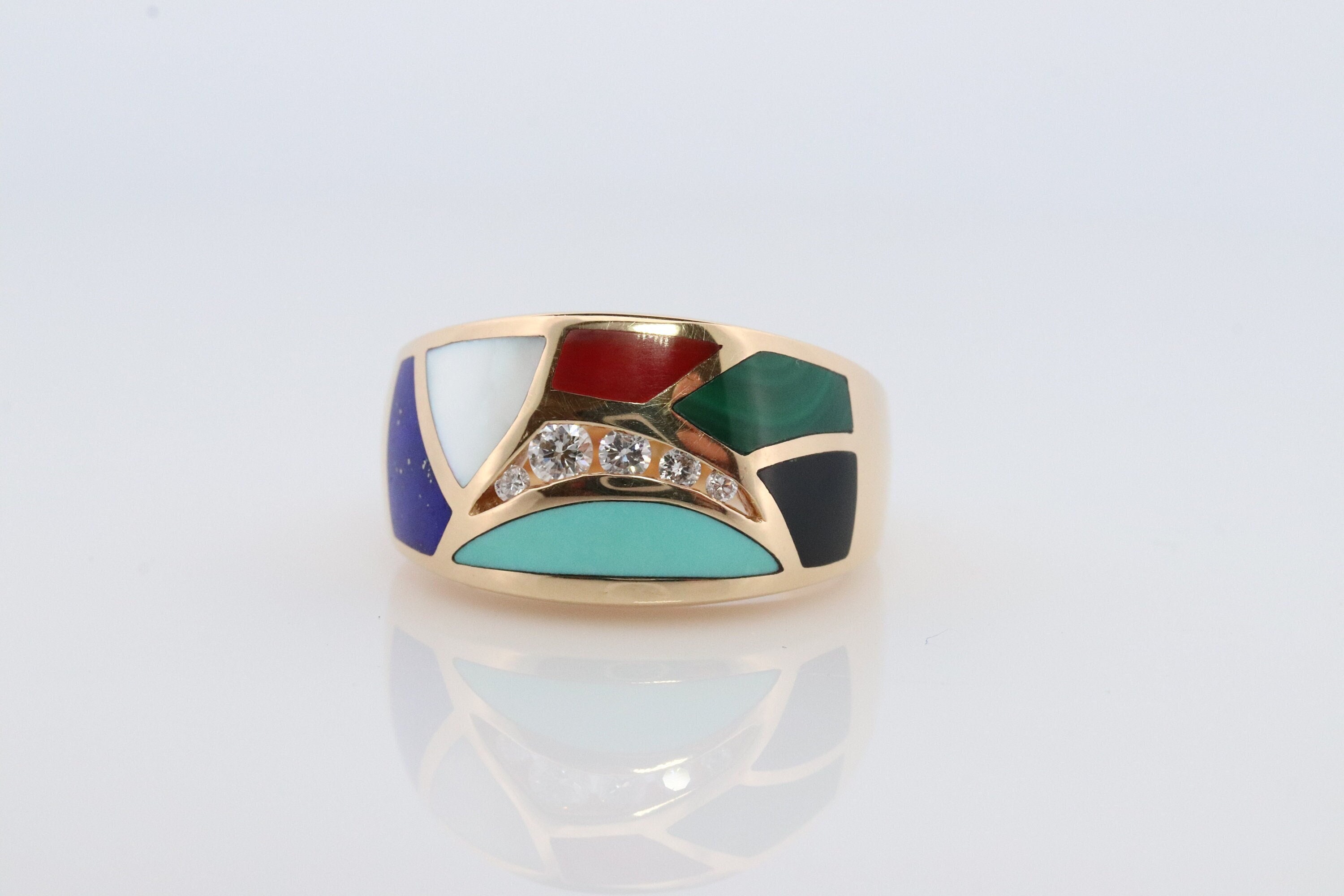 Wife monica hi-res stock photography and images - Page 16 - Alamy, image size:3000x2000