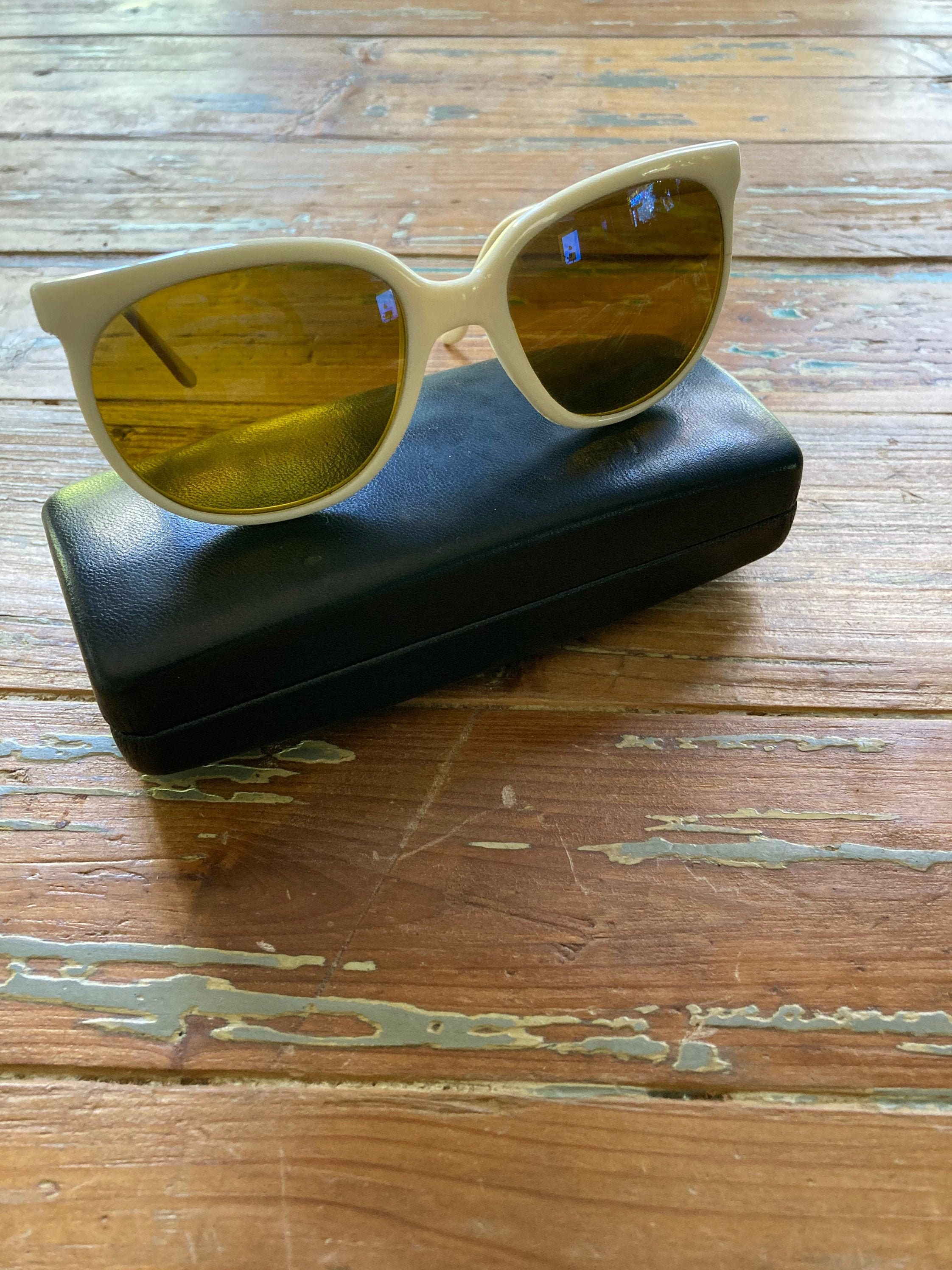 Vintage Sunglasses for sale Only 2 left at 70